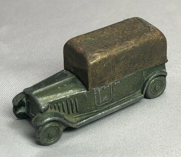 1930s Green Car AUTOMOBILE Die Cast Metal PENCIL SHARPENER Vintage GERMANY