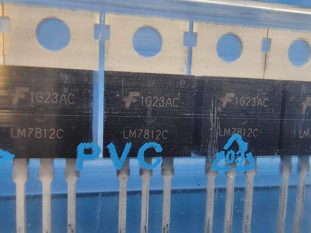 New (20pcs) LM7812CT FAIRCHILD IC Linear