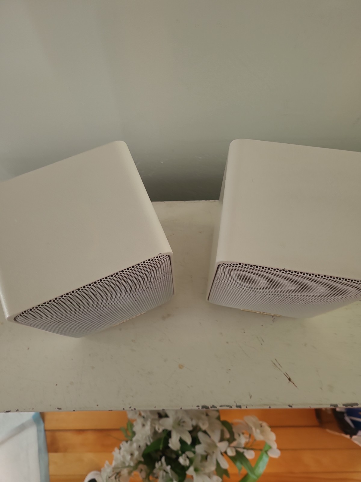 Realistic Minimus 77 Speakers Bookshelf White Pair Vintage Tested Working