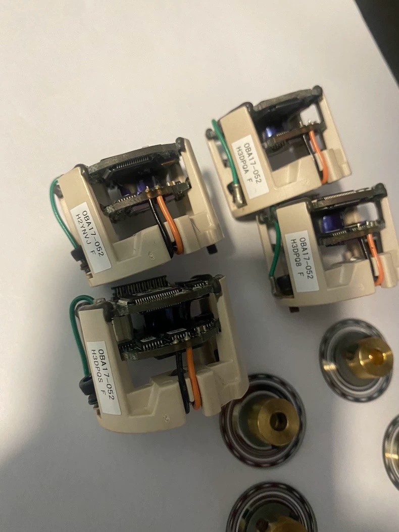 10PCS  NEW Mitsubishi OBA17-052 Encoder OBA17052 One year warranty