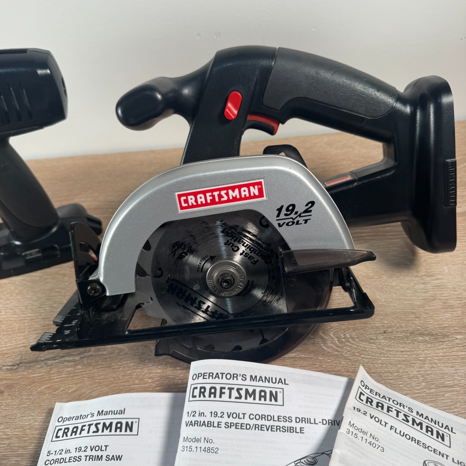 Craftsman 19.2v C3 Tool Set ½ Drill, 5.5” Trim Circular Saw, Fluorescent Light