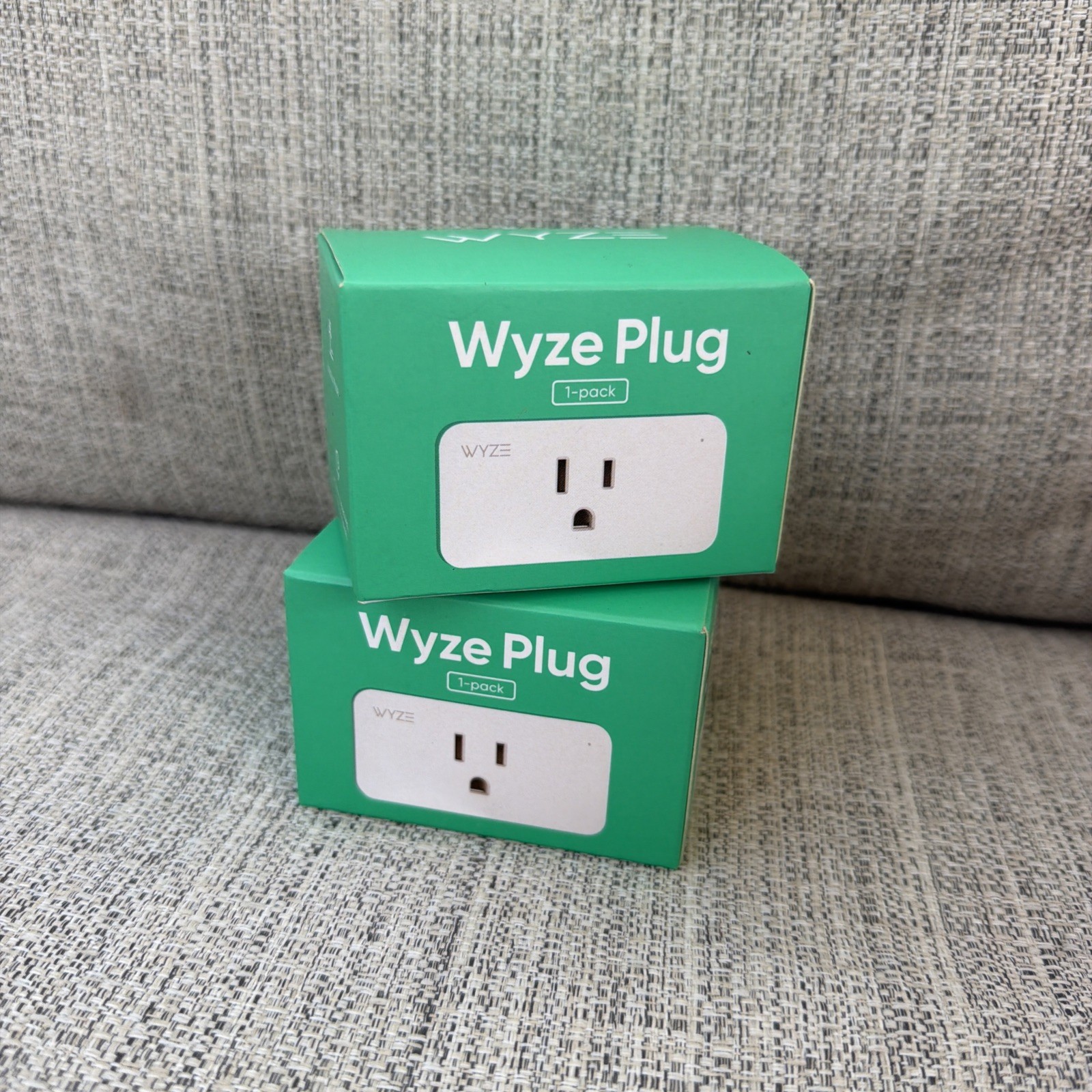 2 Wyze WLPP1-1BF  Wi-Fi Smart Plug 120V 60 Hz 1-Pack In White