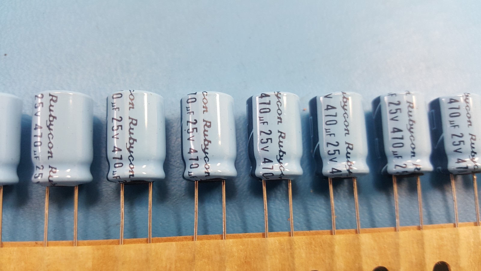 (25 Pcs ) Capacitor , Electrolytic 470uF, 470mF, 25V, Radial  Rubycon 25TWSS470M