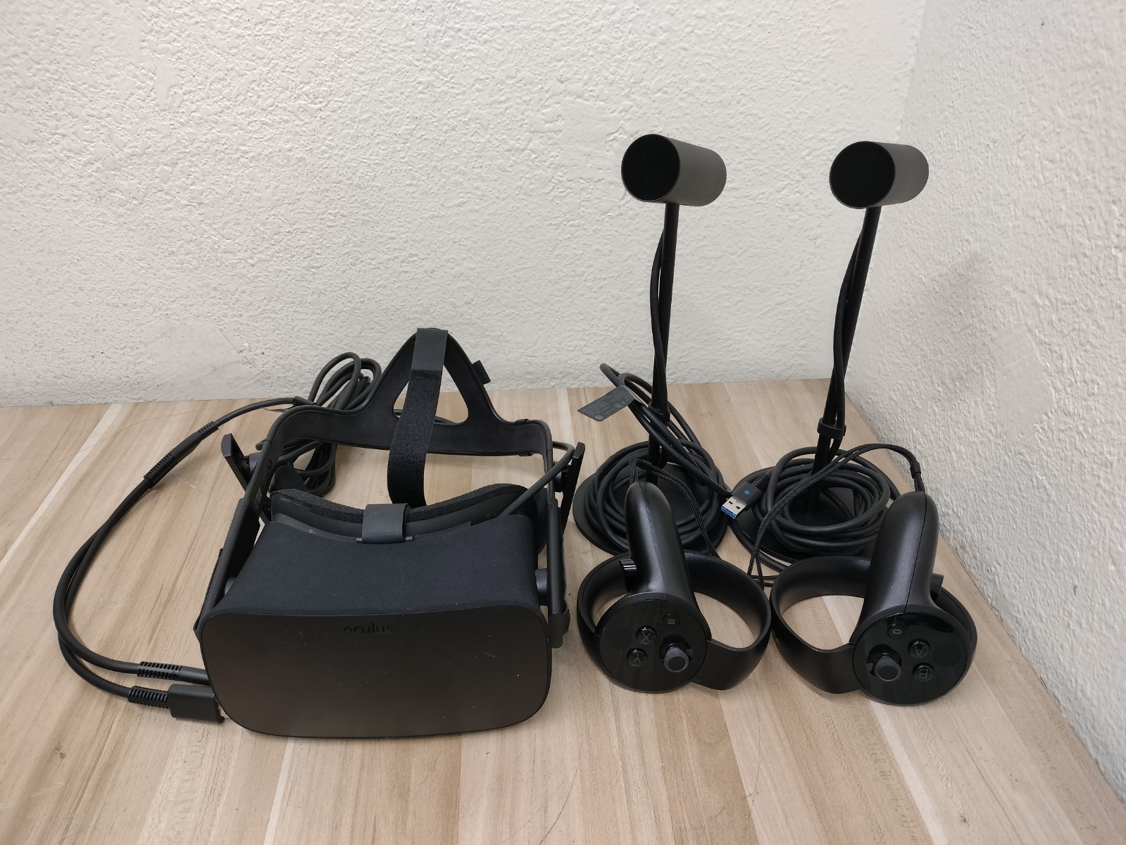Oculus Rift VR CV1 System C4-A Headset TO-L & TO-R Controller x2 3P-A Sensors