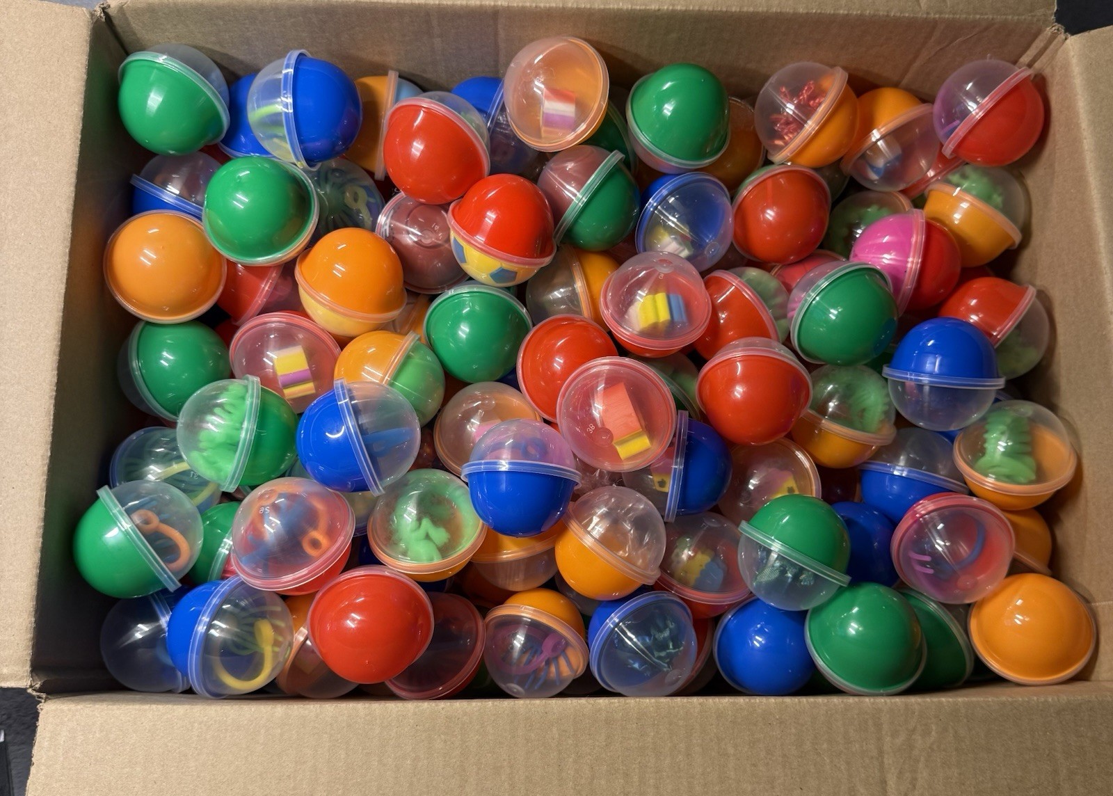 Arcade bulk vending prize 2’3D Mix Good For Trick Or Treaters Total 233