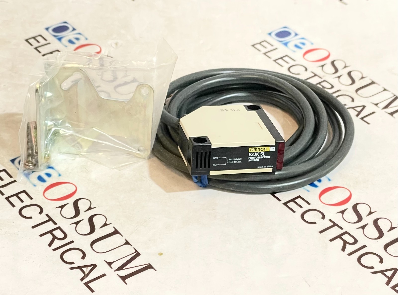 OMRON E3JK-5L PHOTOELECTRIC SWITCH 24-240VAC/12-240VDC FREE FAST SHIPPING