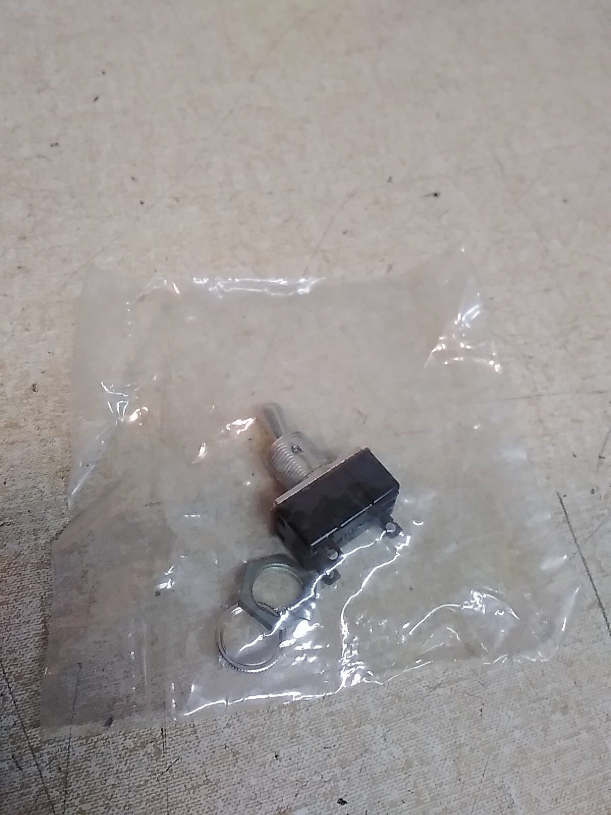 8282K114 Toggle Switch 3A 125V