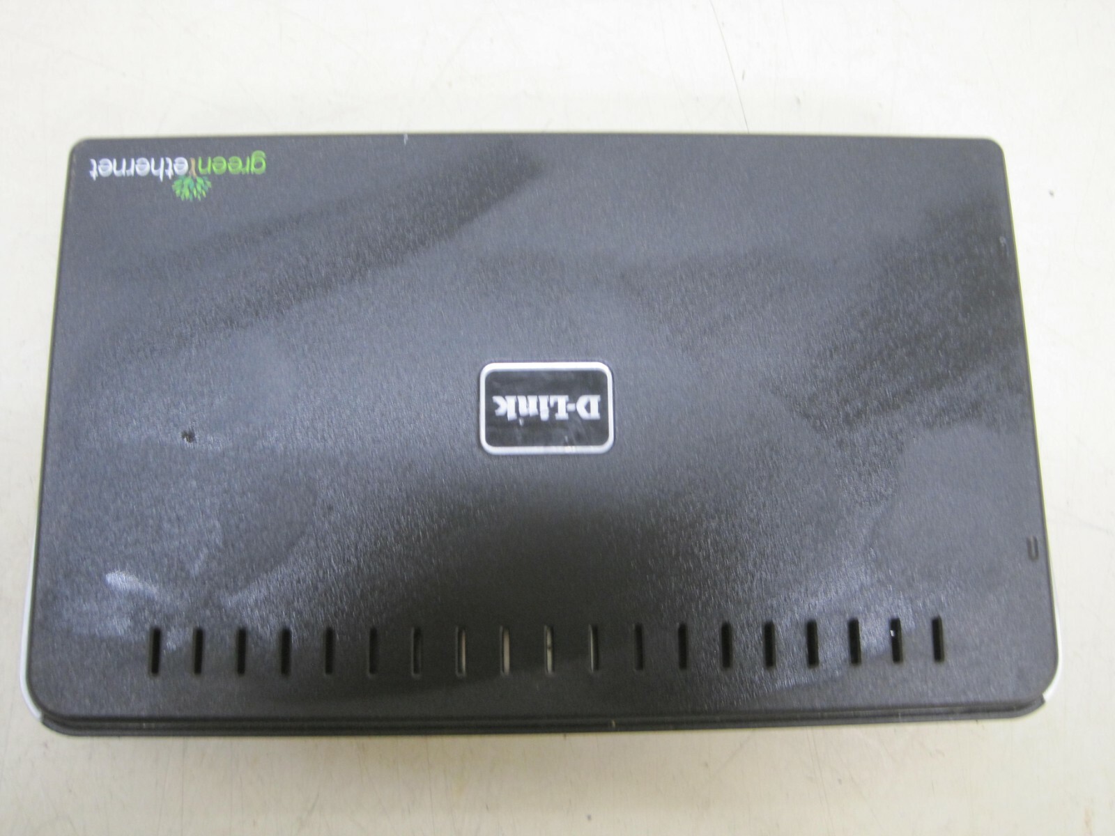 D-Link DGS-2208 Ethernet Switch 8-Port (No Power Adapter) Desktop Switch
