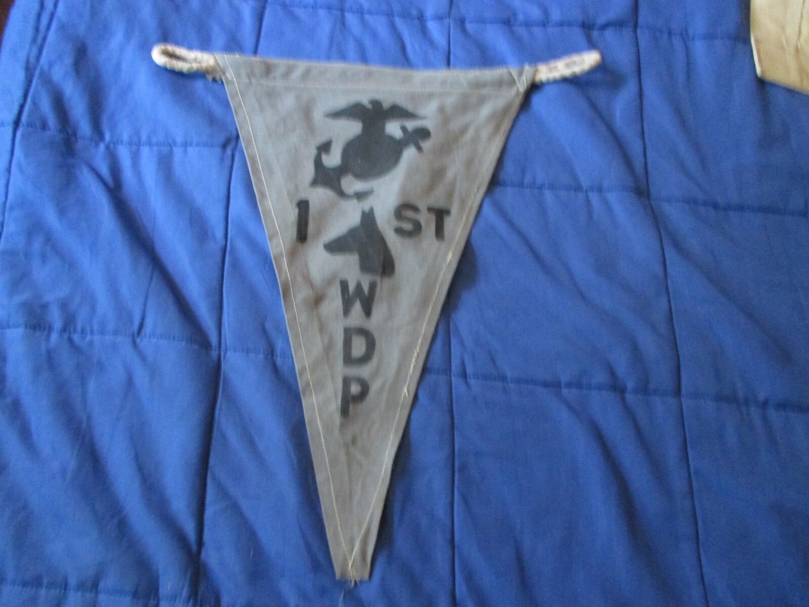 WWII USMC MARINE WAR DOG 1 ST  WAR DOG PLATOON CMD POST   PENNET / FLAG