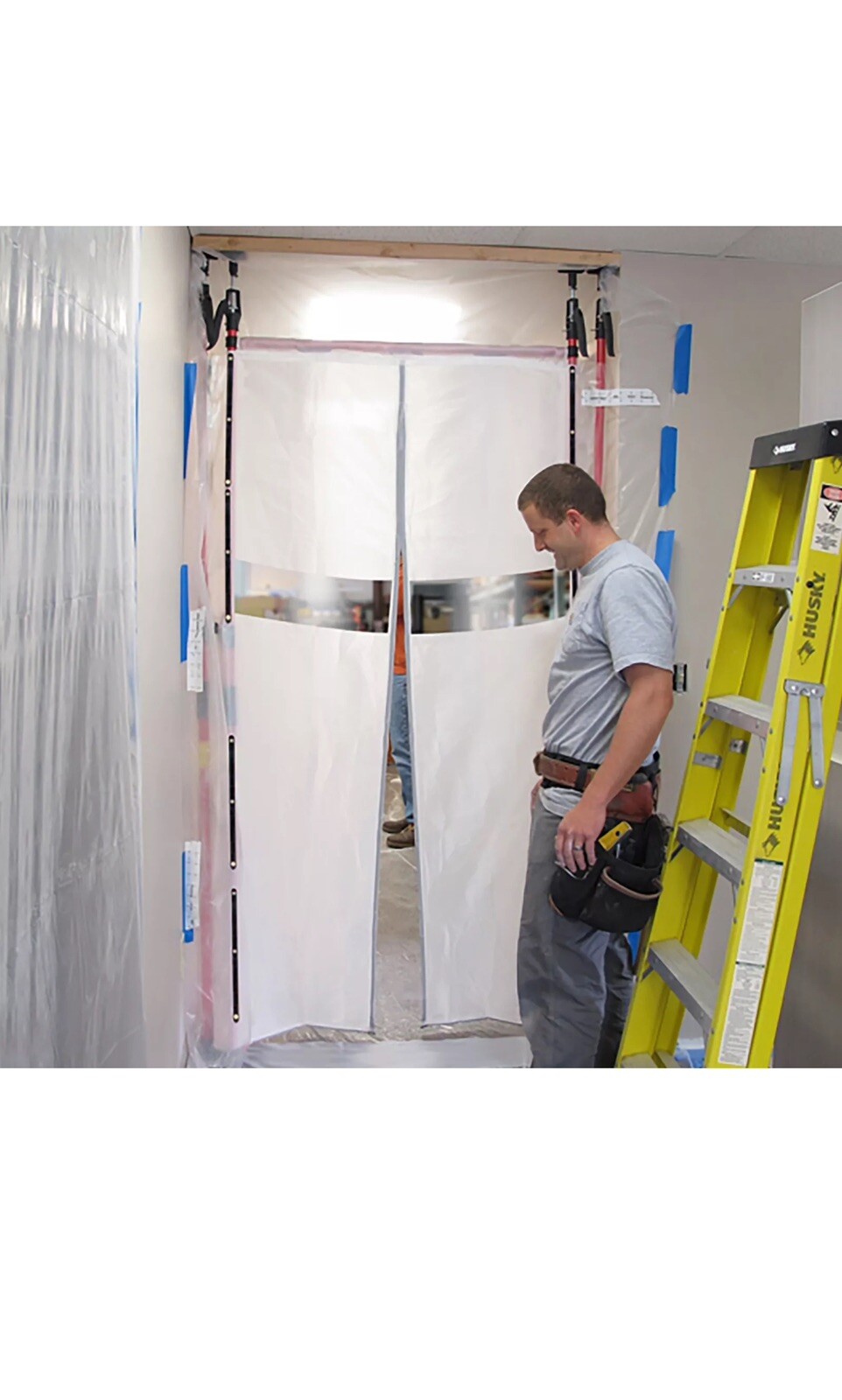 FastCap 3rd Hand 38-1/2" Magentic Dust Barrier Door