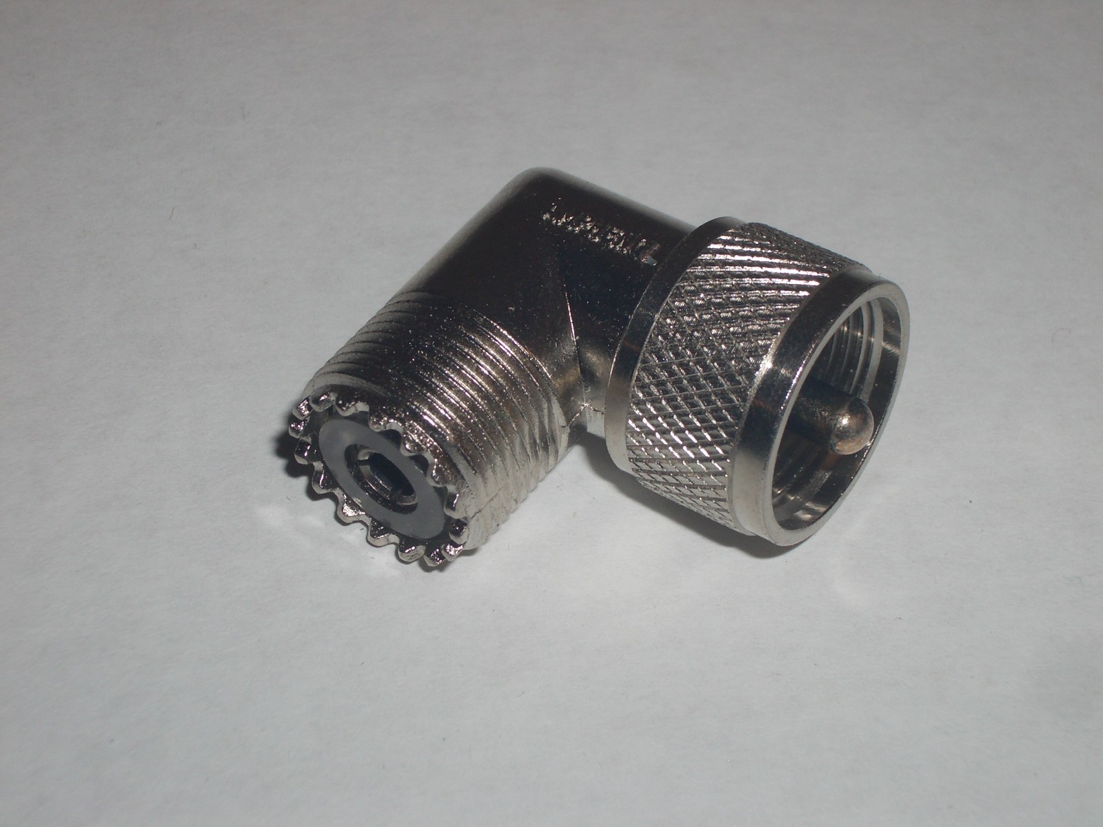 AMPHENOL 83-1AP UG-646/U RIGHT ANGLE UHF FEMALE to MALE ADAPTER CONNECTOR USED
