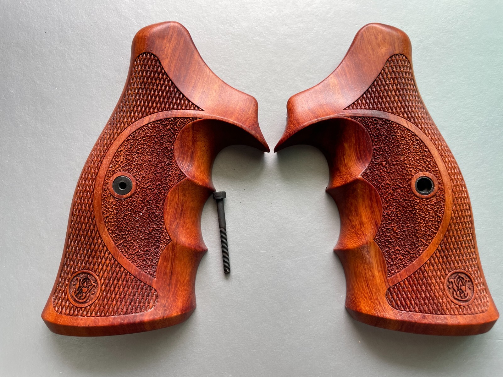 New Hard Wood Target Grip for S&W K/L frame Round butt Engraved Closed back