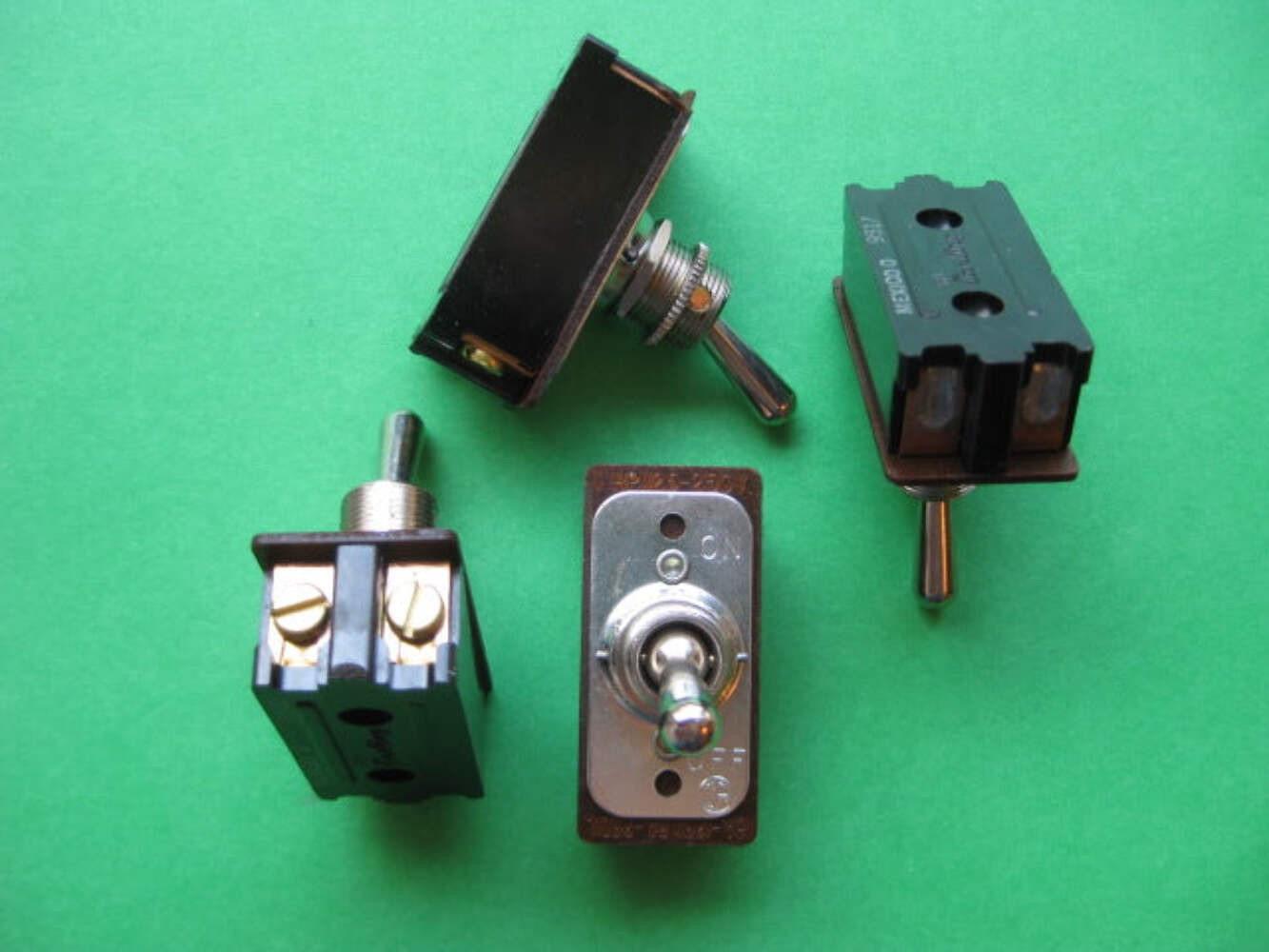 Delta HD Toggle Switch