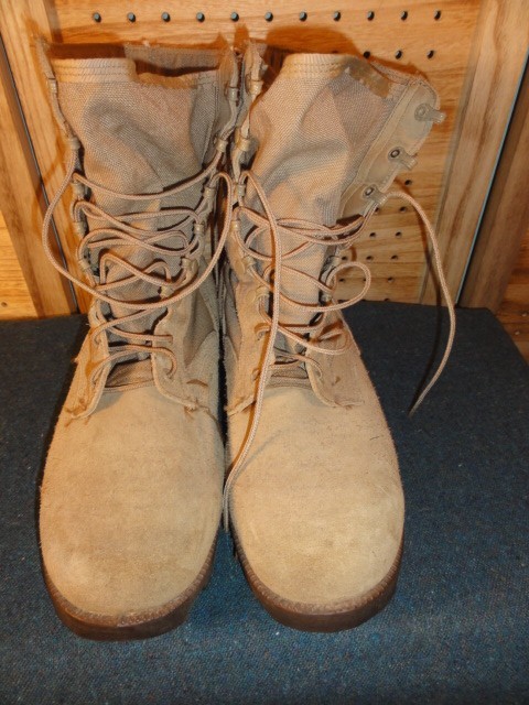 1990S U.S. ARMY DESERT COMBAT BOOTS, SIZE 12 WIDE