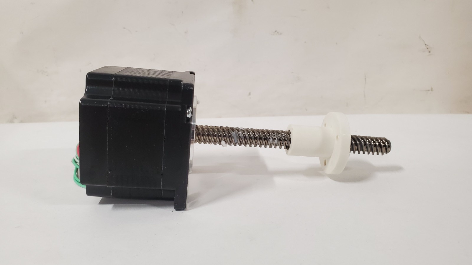 New HAYDON SWITCH & Instruments E57H42-05-077 ENG Stepper Motor Linear Actuator