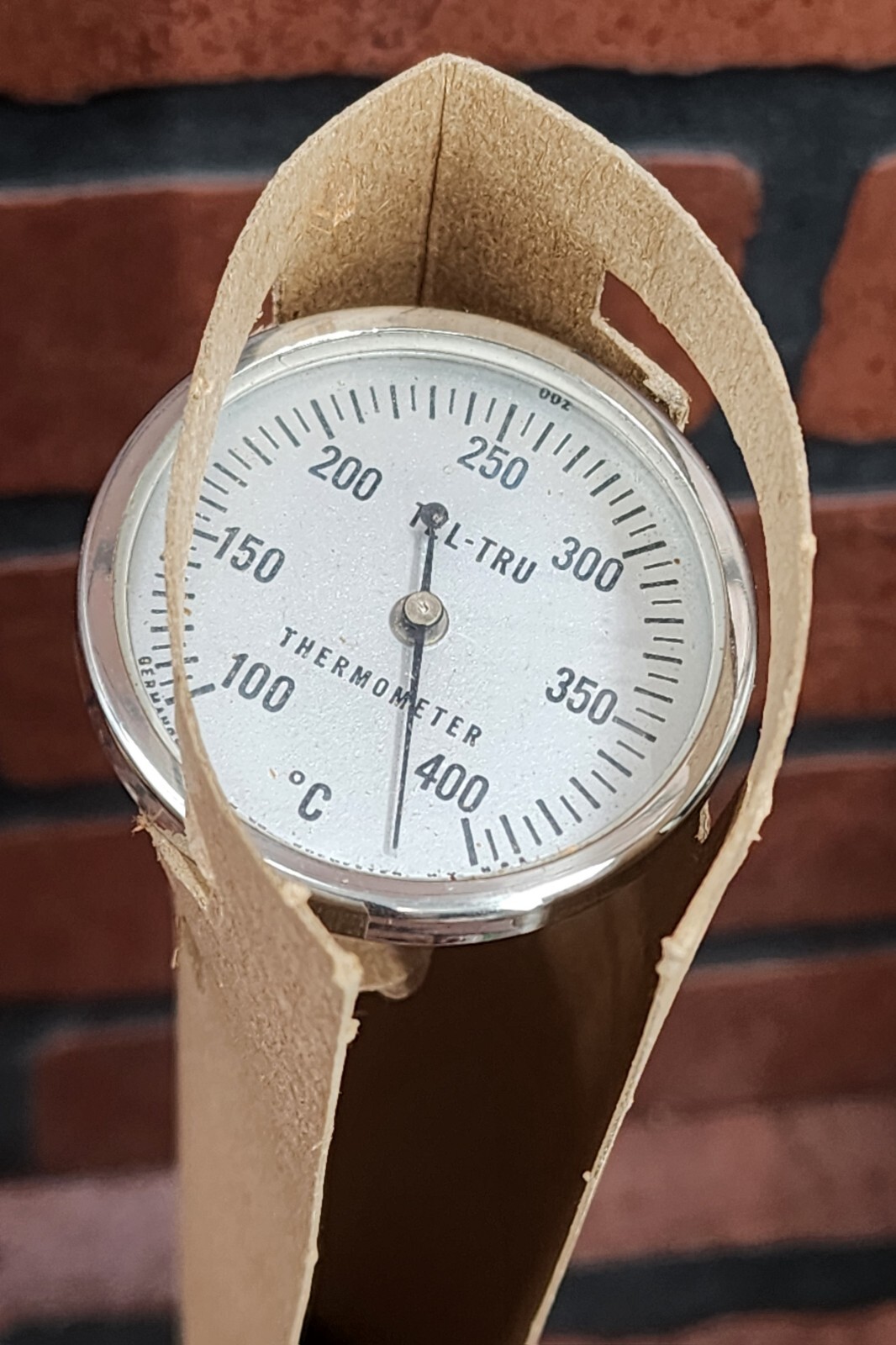 Tel-Tru Thermometer GT 200  1/4 NPT 100/400 Range C 12 Stem