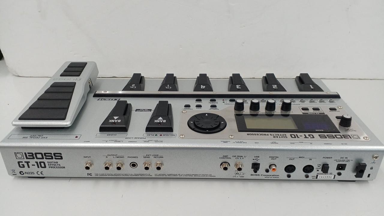BOSS GT-10 MULTI-EFFECTOR 978799