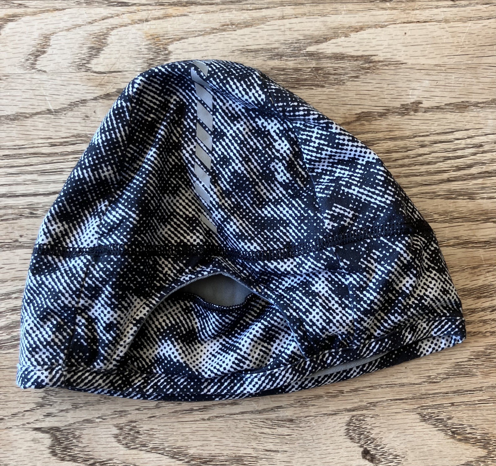 Under Armour Womens OS GREY/WHITE Ponytail Running Hat Beanie Cap Athletic