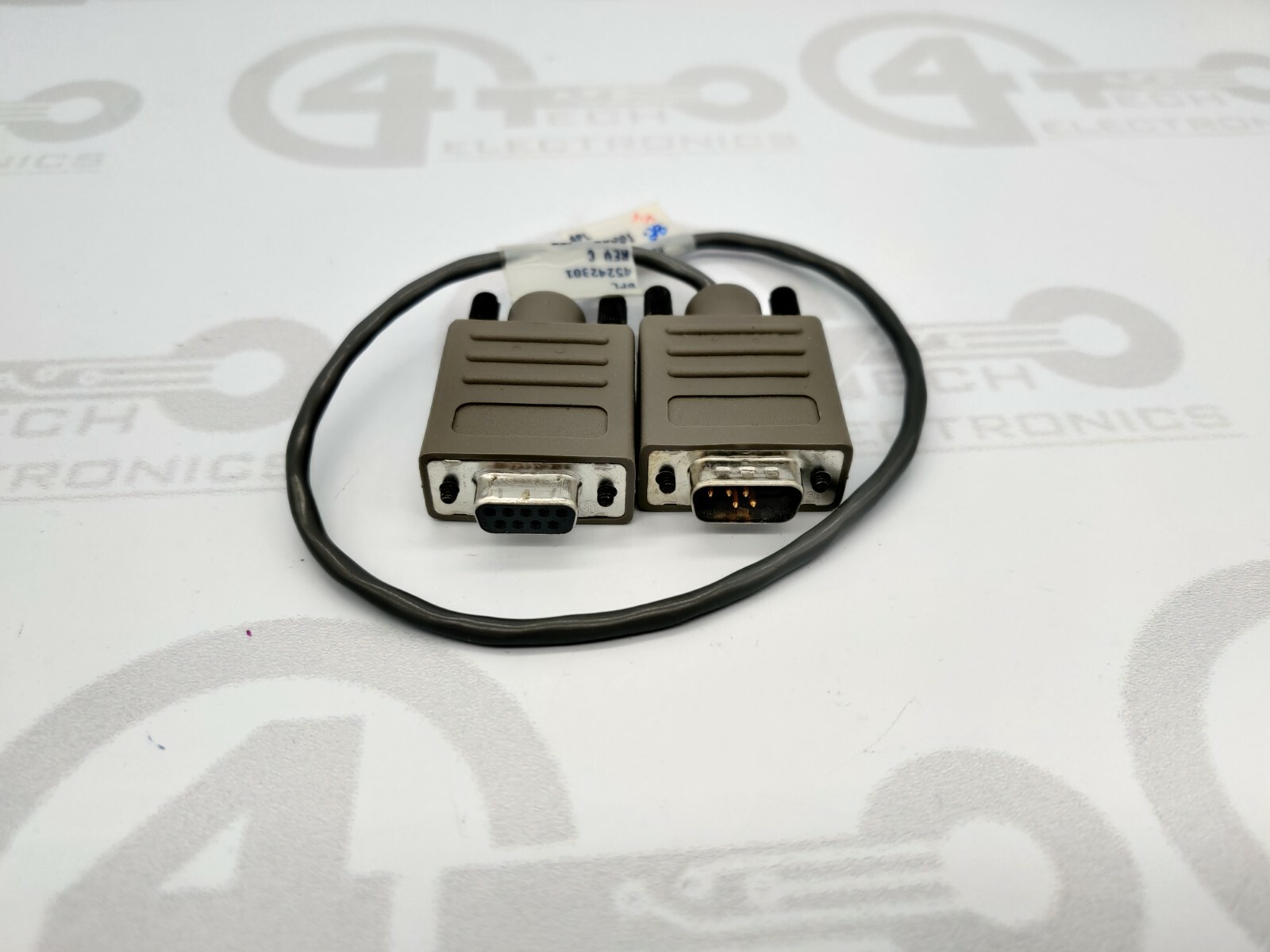 Universal Instruments Serial Cable 45242301