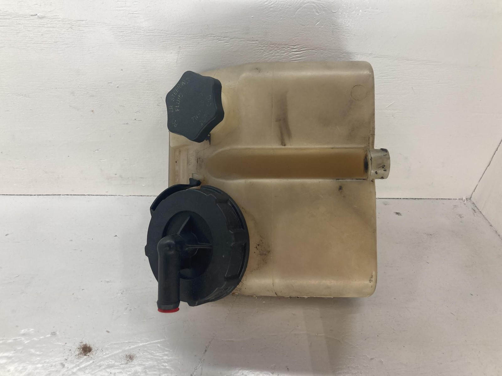 Freightliner M2 106 Power Steering Reservoir - Used