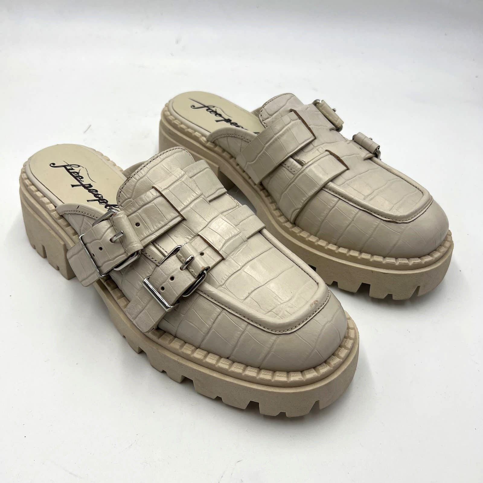Free People Womens Buckle Lyra Lug Loafers Mink Size 40 US 10