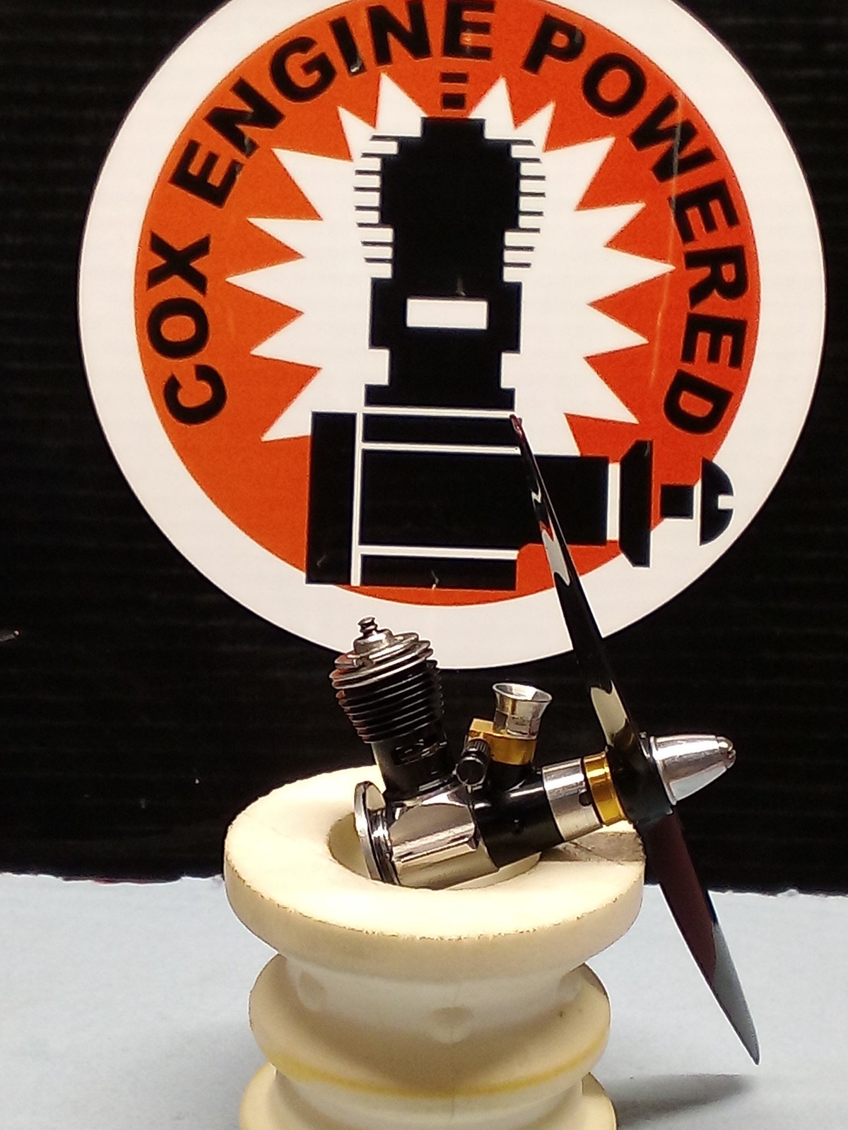 Vintage COX 049 Tee-Dee Model Engine w/ Prop & Rear Motor Mount Plate - #009