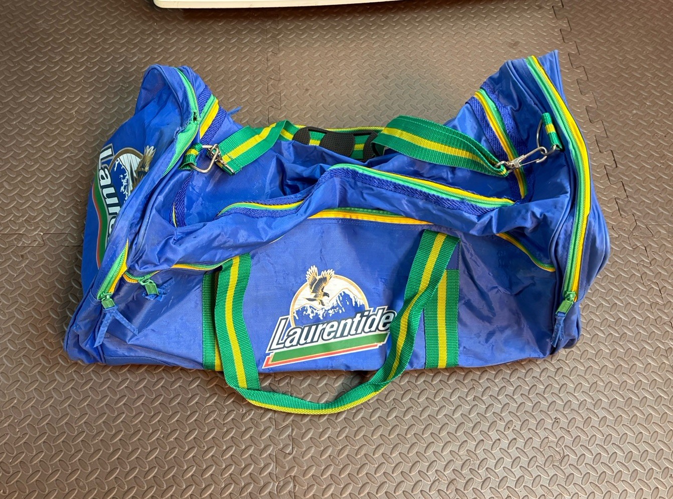 Vintage Laurentide BEER Sports Duffle Hockey Carry Bag Cool Rare - Used