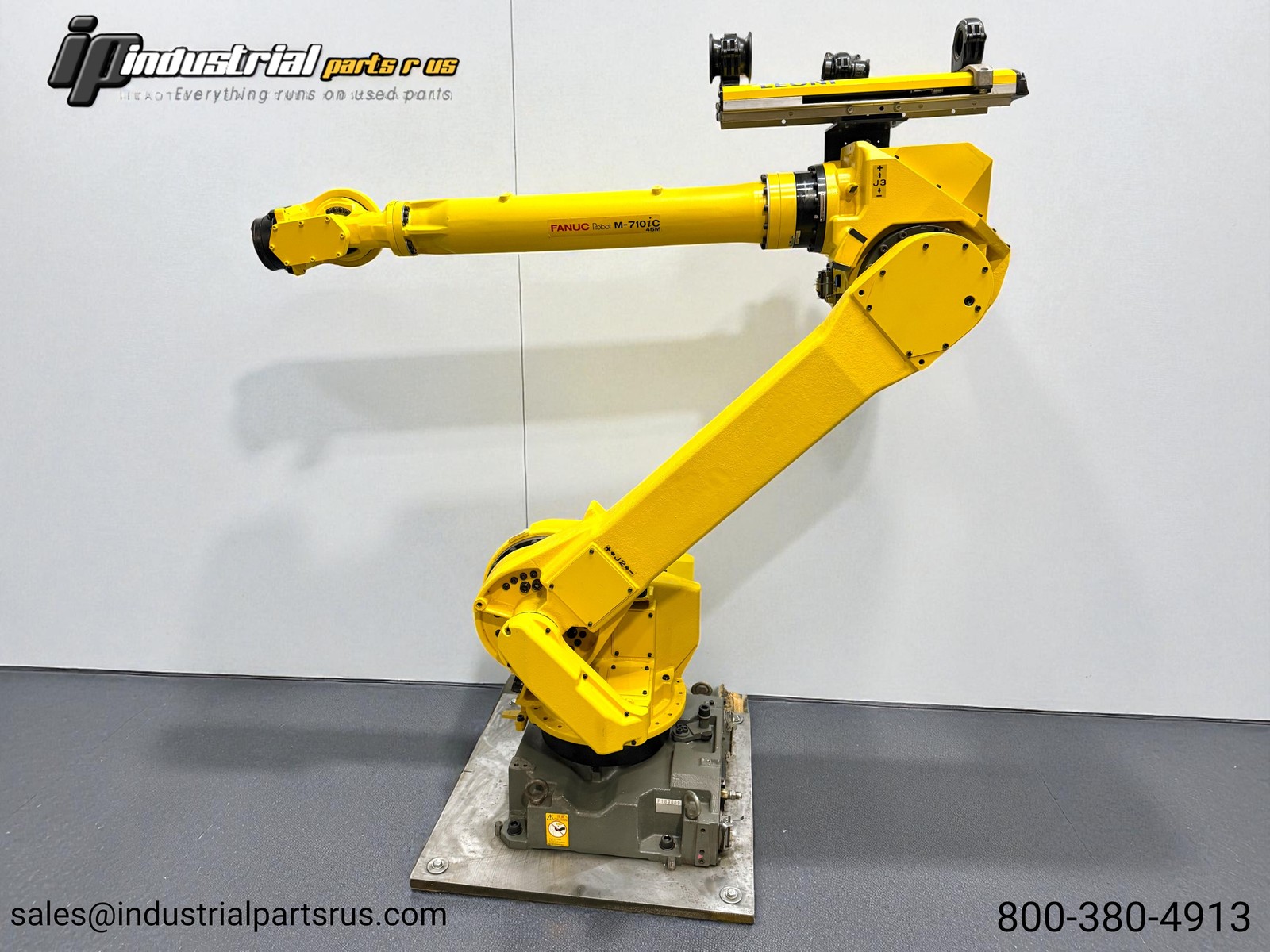 FANUC M-710iC/45M Robot R-30iB Control 45Kg Payload Teach Pendant TESTED