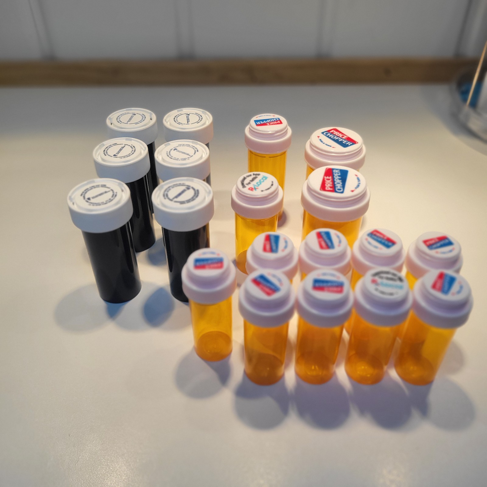 Lot Of 19 Empty Plastic Rx Pill Bottles Storage Crafts Hobbies small large