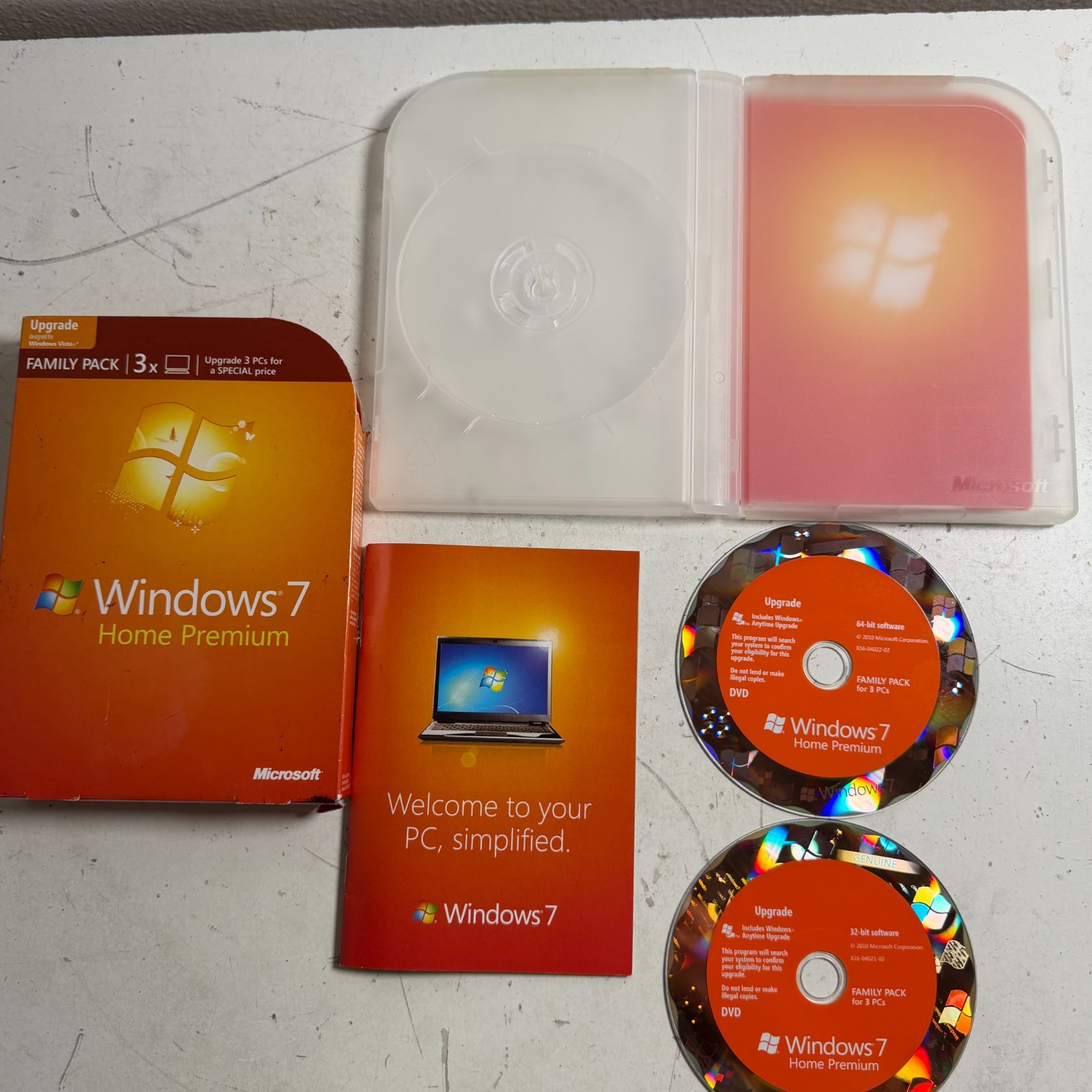 Microsoft Windows 7 Home Premium Upgrade Family Pack (3 PCs, 32/64-bit)