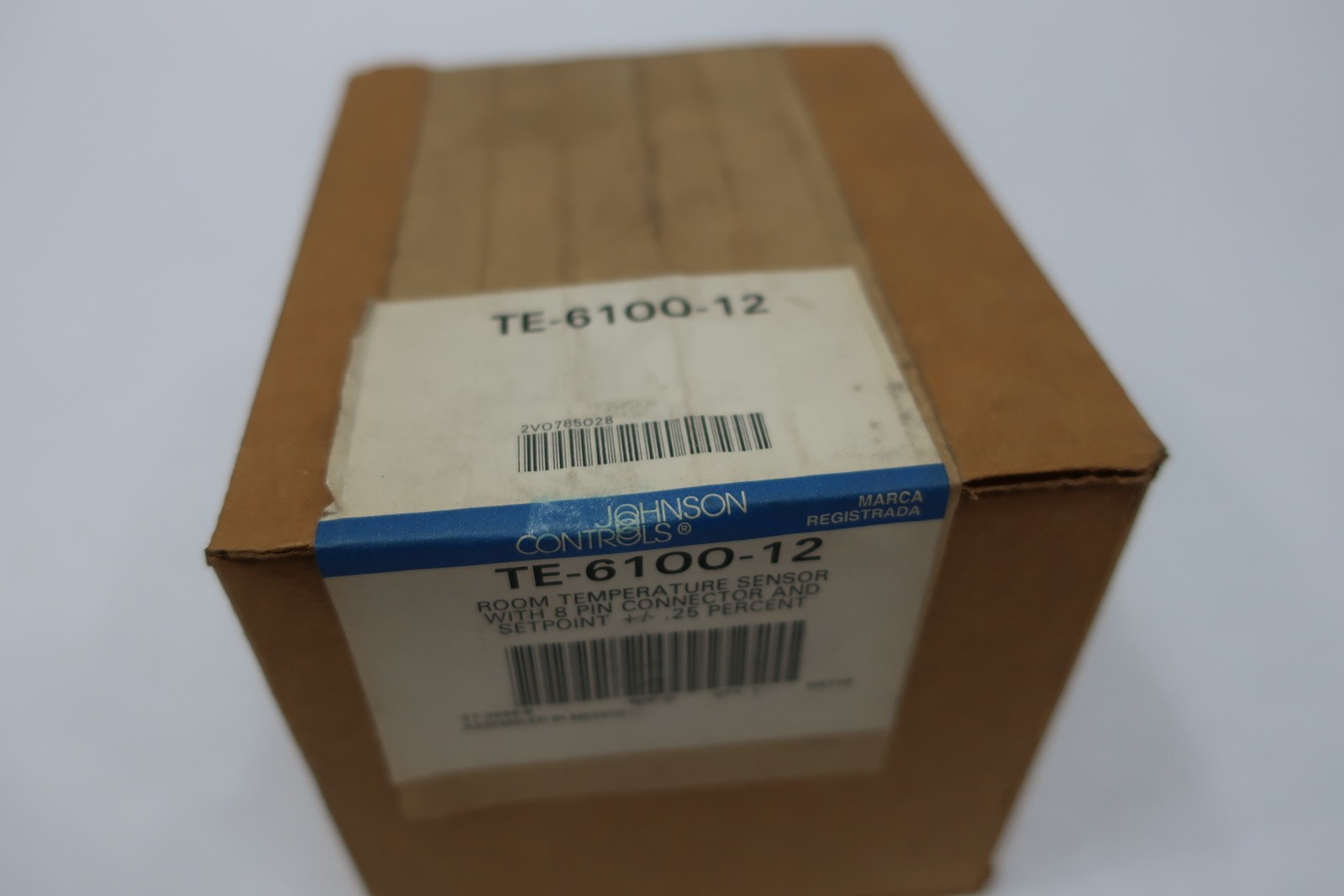 Johnson Controls TE-6100-12 Room Temperature Sensor W/ 8-pin Connector