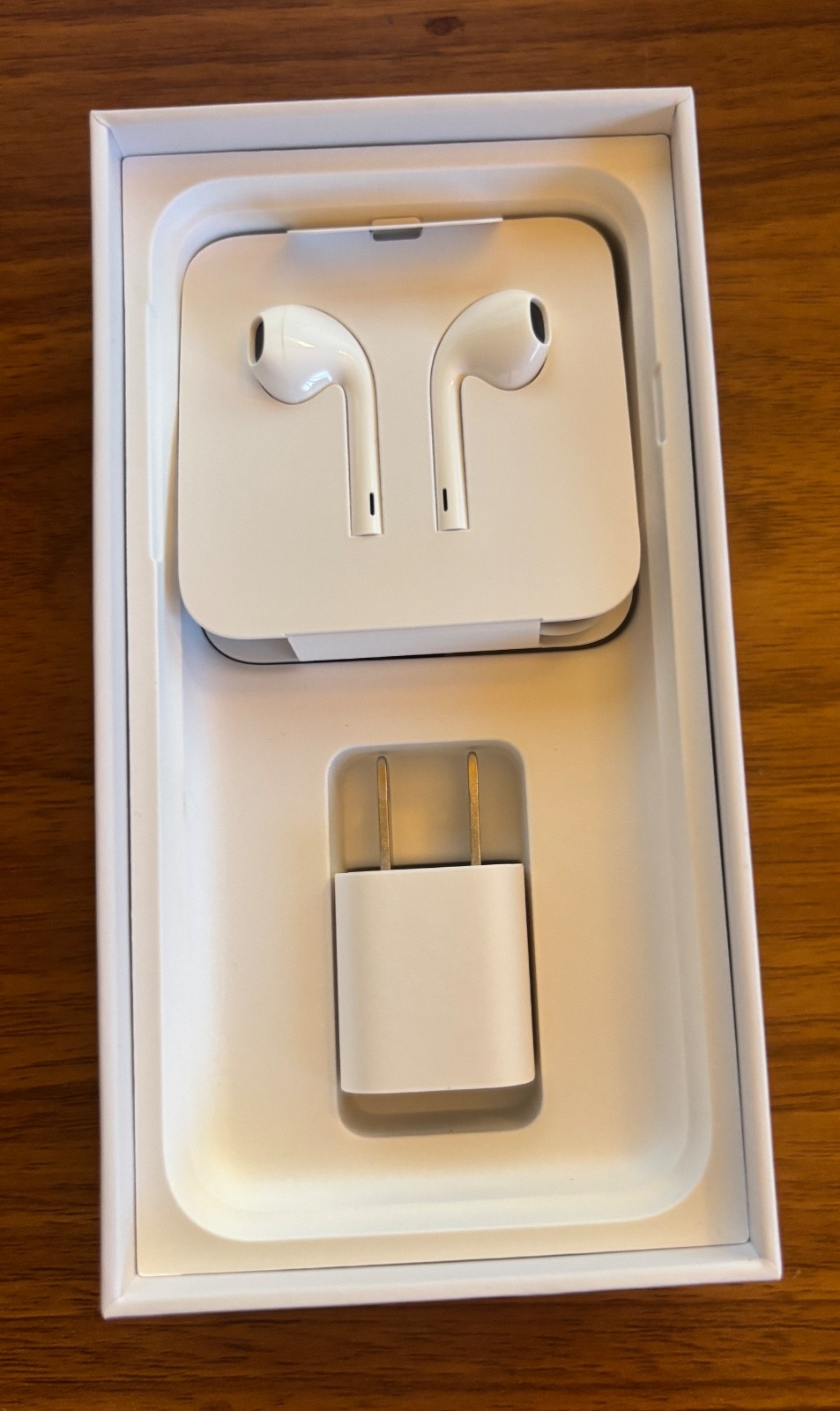 iPhone 8 Box / Headphones / Cable / Inserts - No phone though
