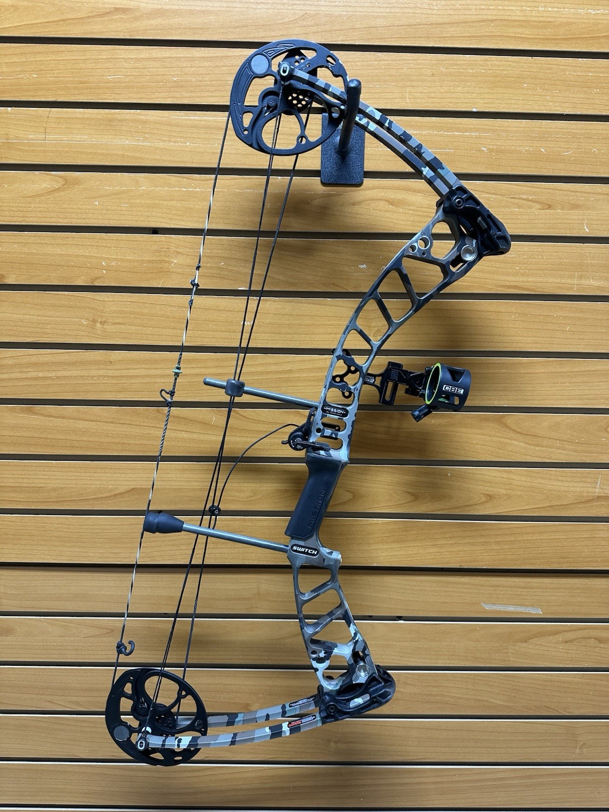 Mission Archery Compound Bow - Switch - LH - 15-70# - DL 18-30” - CAMO