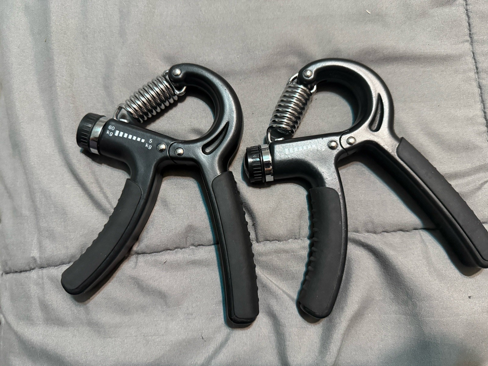 2 Pack Grip Strength Trainer  Hand Grip Exerciser Strengthener with Adjustable