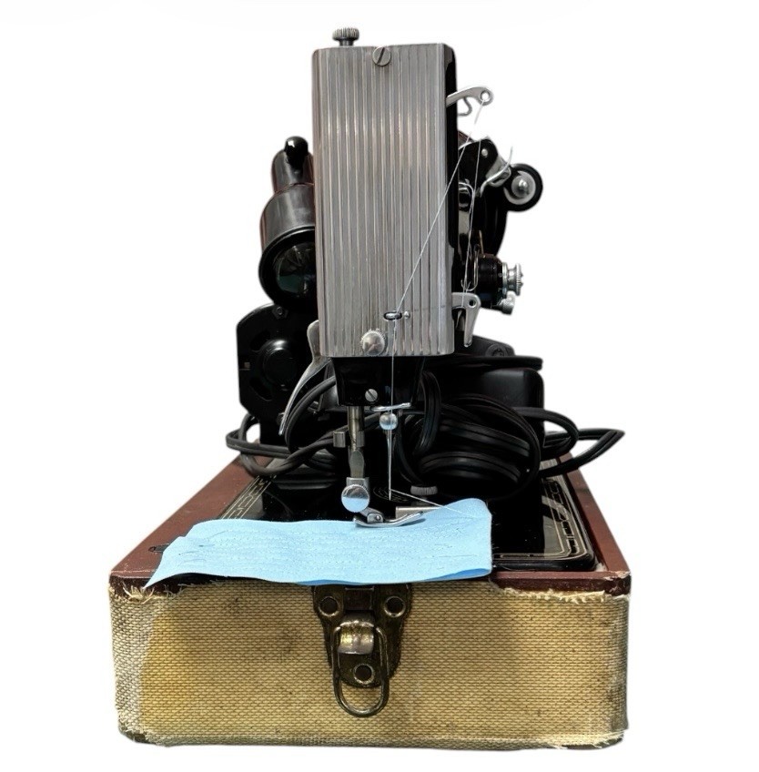 Vintage 1957 Singer Model 99K Sewing Machine W/ Case (Serviced)