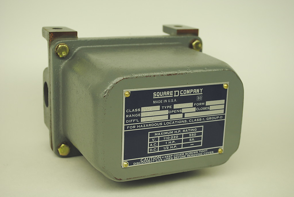 1 Pc Square D 9016 Type BSR-11 110-220V Vacuum Switch Hazardous Location New