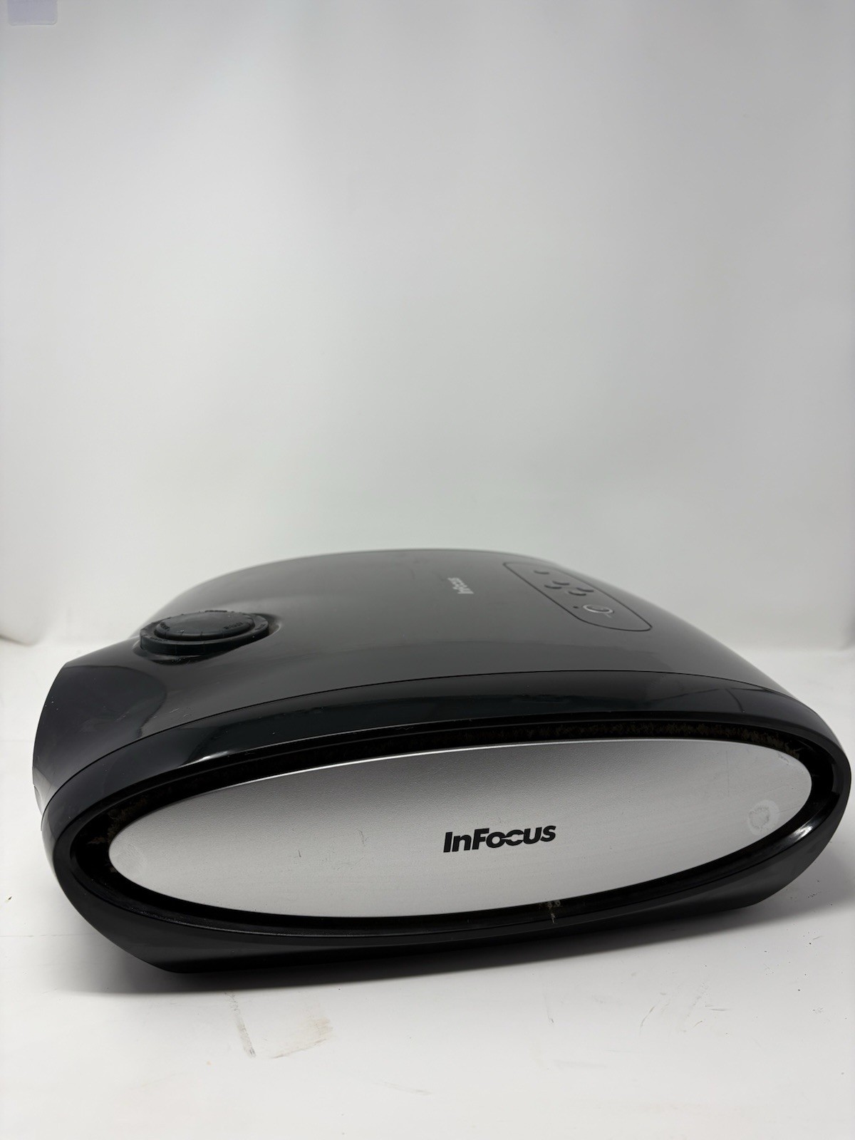 Infocus IN74 Model P740 DLP Projector
