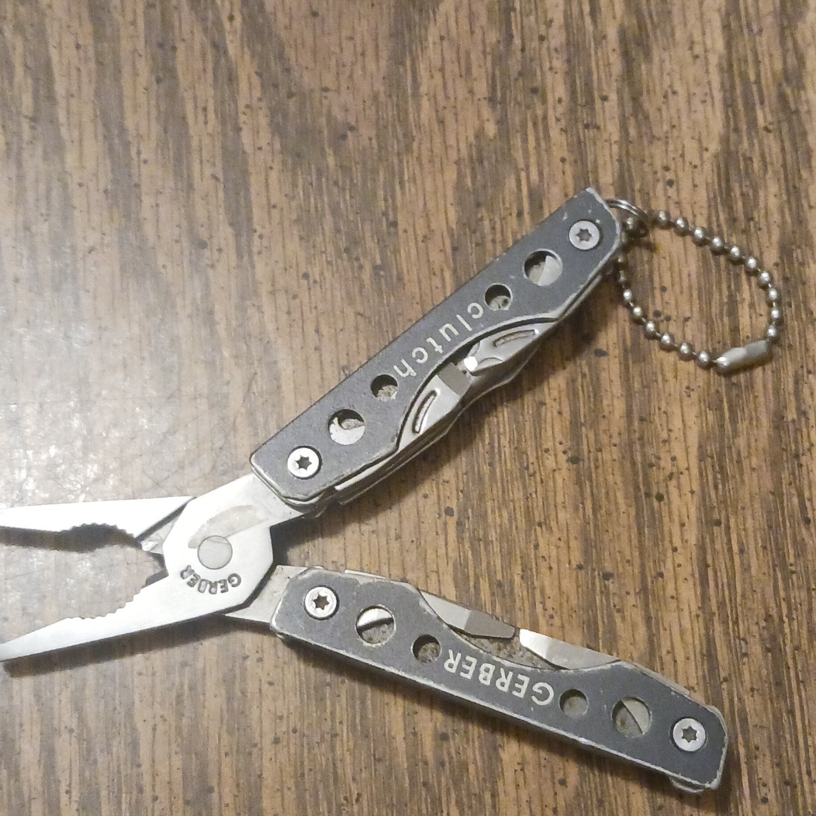 Gerber Clutch Multi-Tool Keychain Pliers Tool w/ Ball Chain, Metal 0.5cm