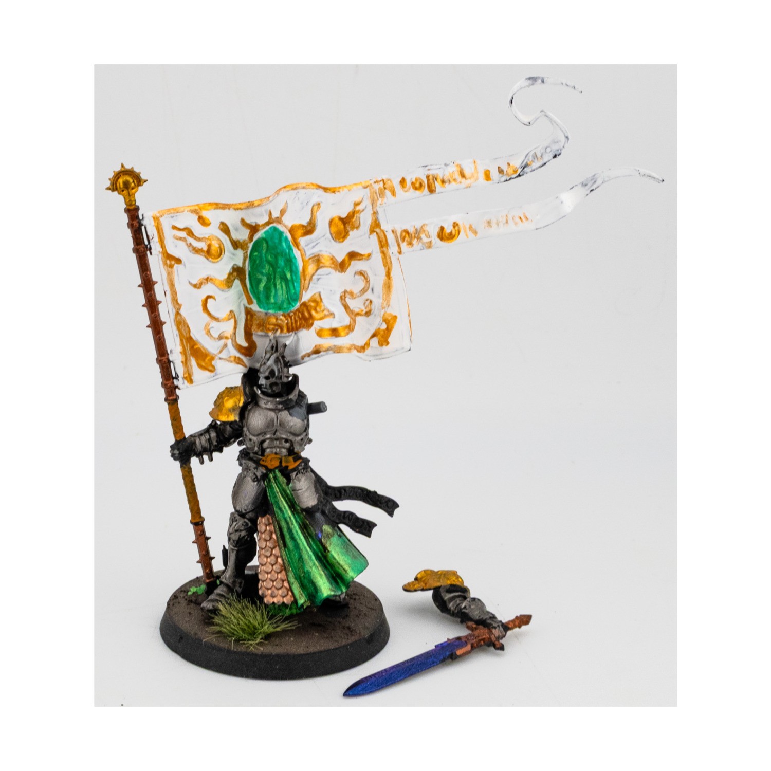 Knight-Vexillor w/Banner of Apotheosis #32 NM