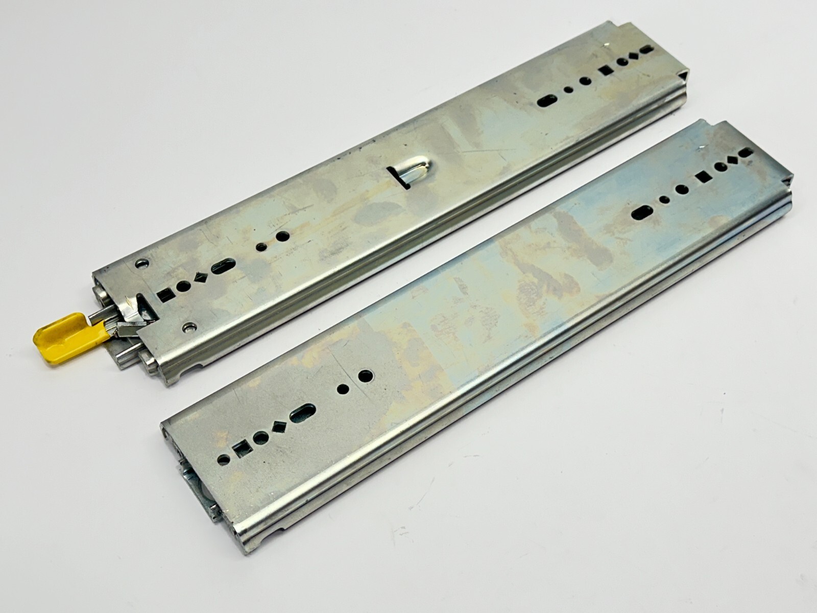 Accuride 08148 Locking Drawer Slides 30 Inches When Extended, 3" Wide