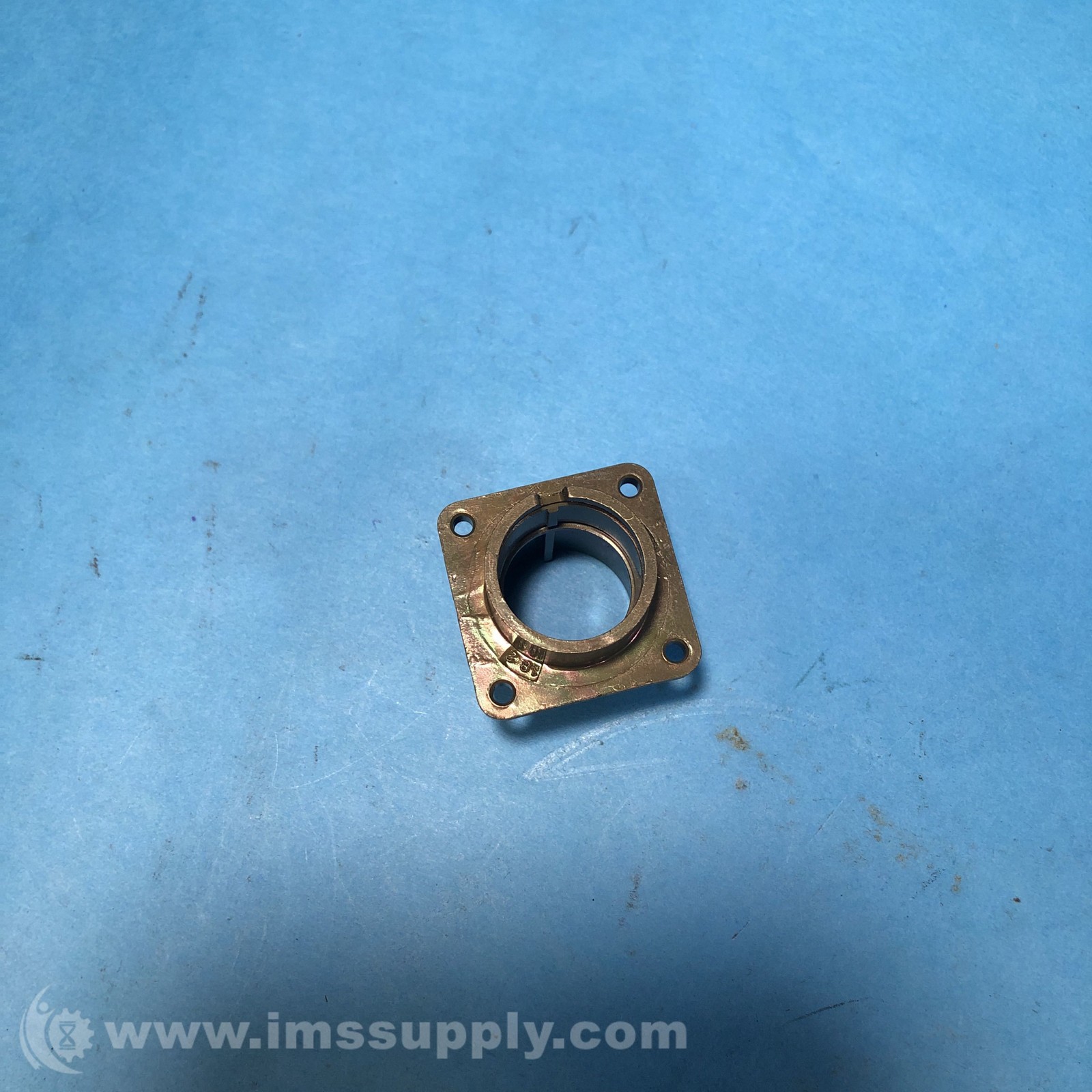 Amphenol 182 Connector Shell Box Mount Receptacle FNIP