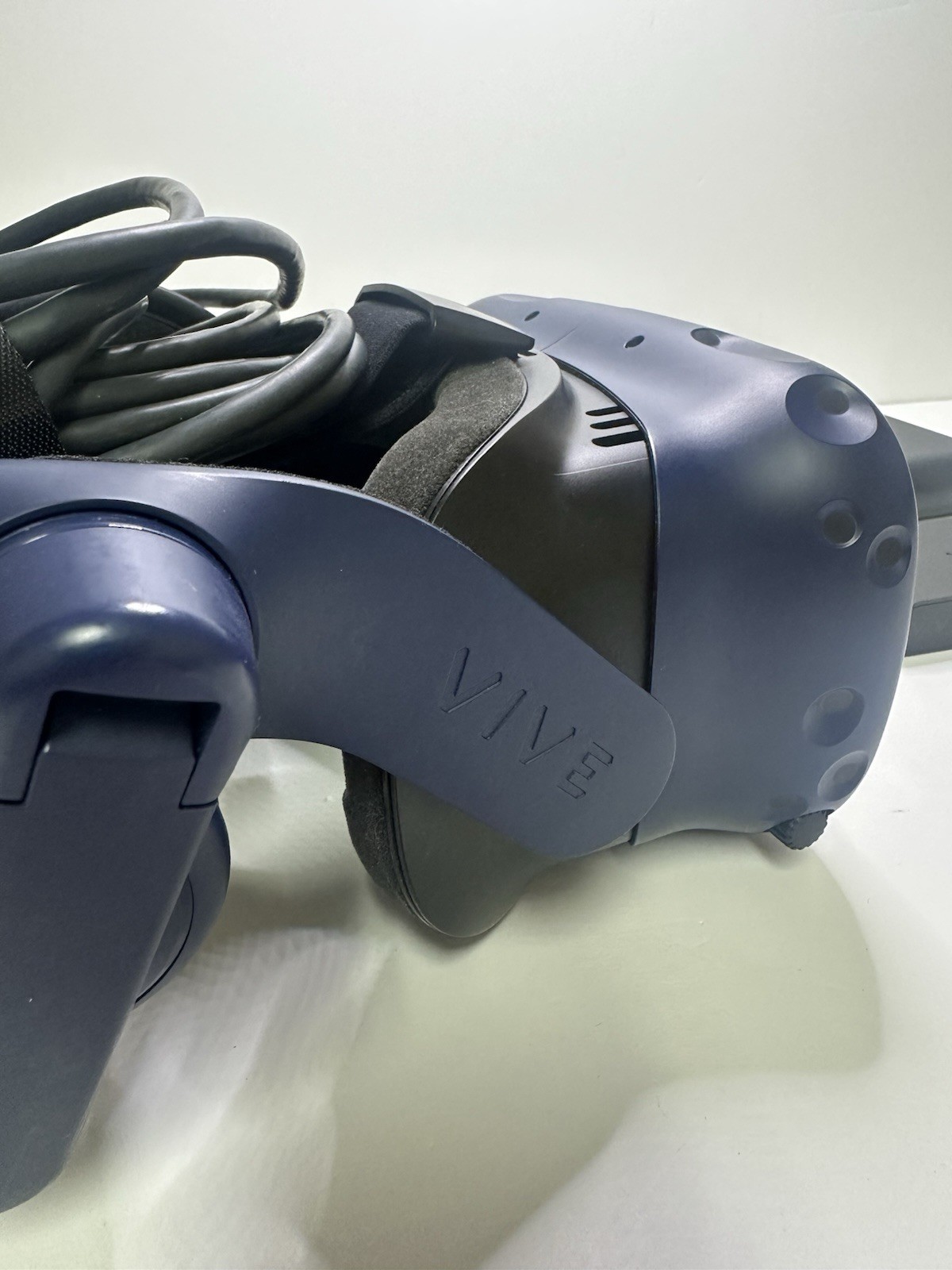 HTC Vive Pro Eye VR Headset With Link Box, Cables - Eye Tracking - VR Chat