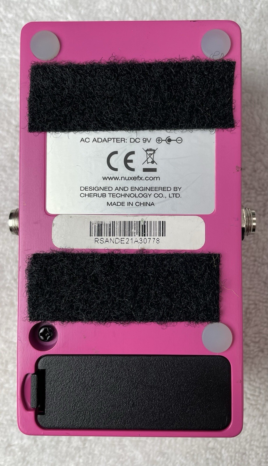 NUX Reissue Series Analog Delay Pedal Pink