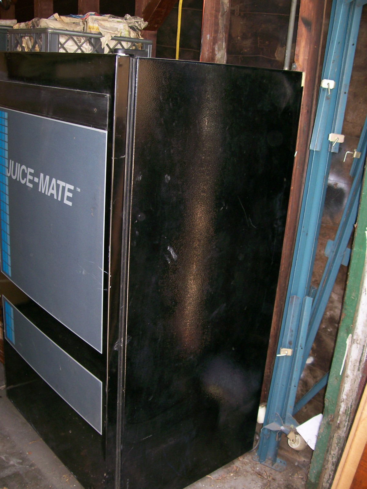 Juice Mate Refrigerated Vending Machine