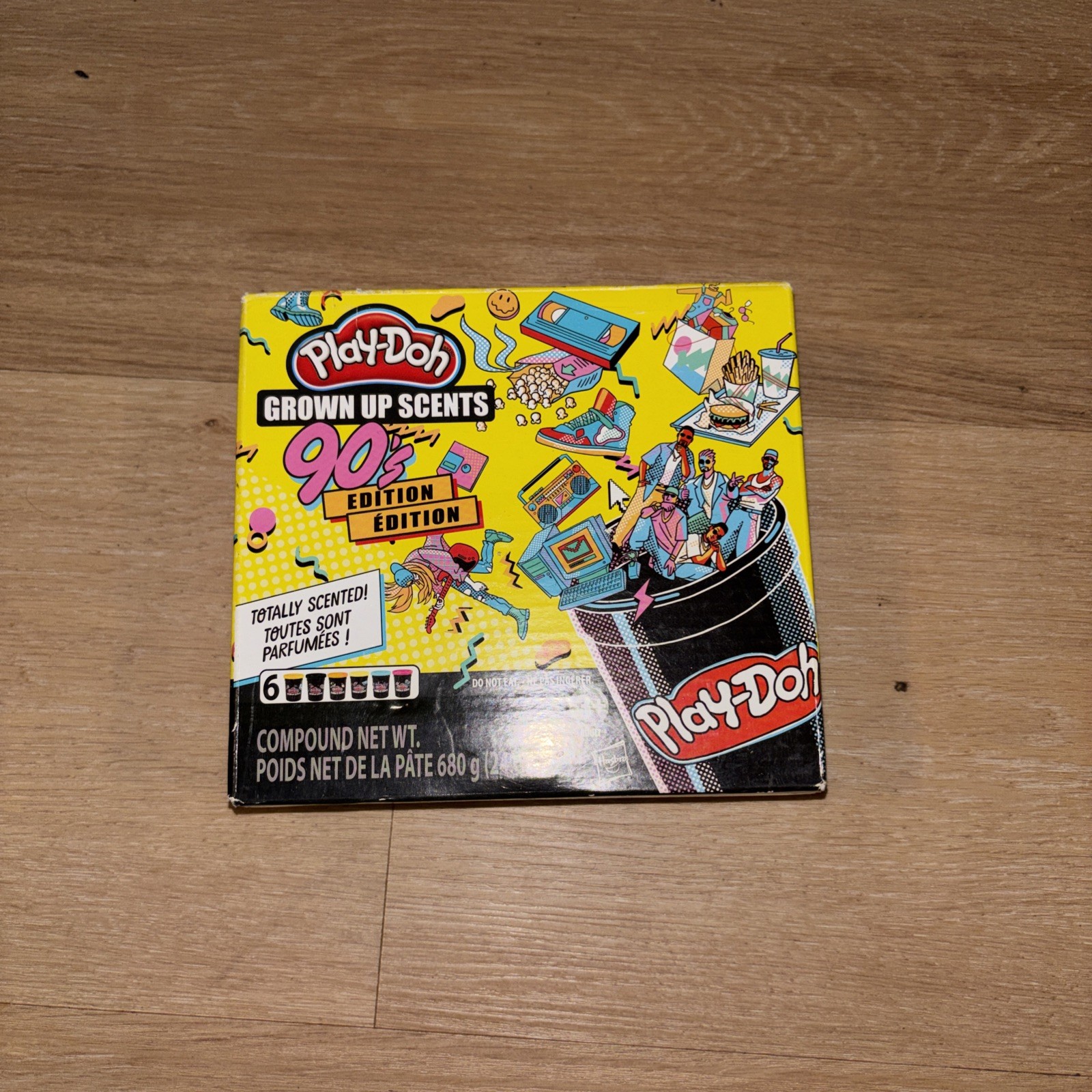Play-Doh Limited 90's Edition - Grown Up Scents 6 Pack Totally Scented/New. (B4)