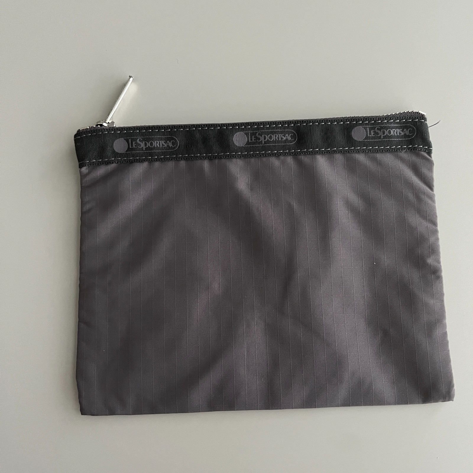 Lesportsac Ash Brown 1zipper Pouch NWOT
