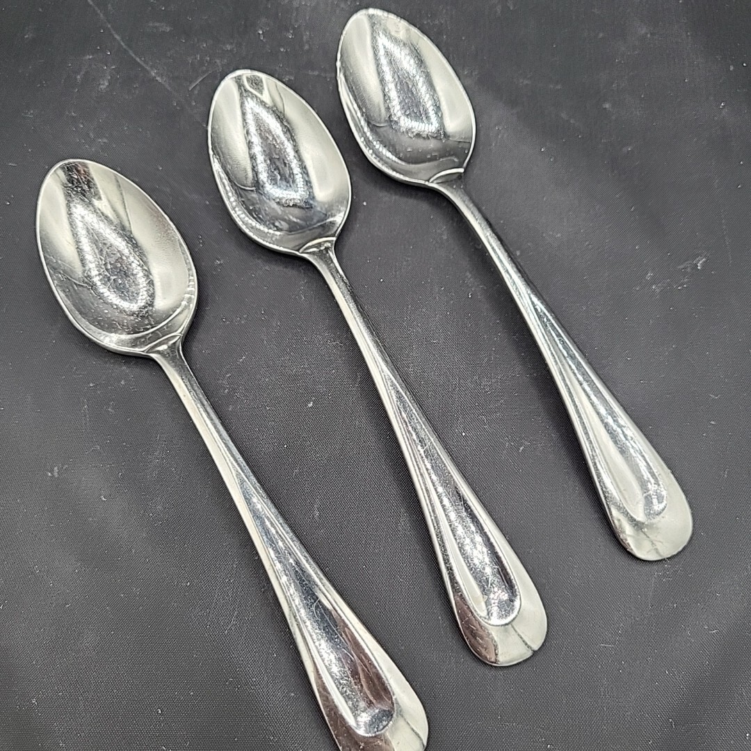3 Pieces Oneida Sand Dune Glossy Finish Stainless Teaspoons 6 1/8”