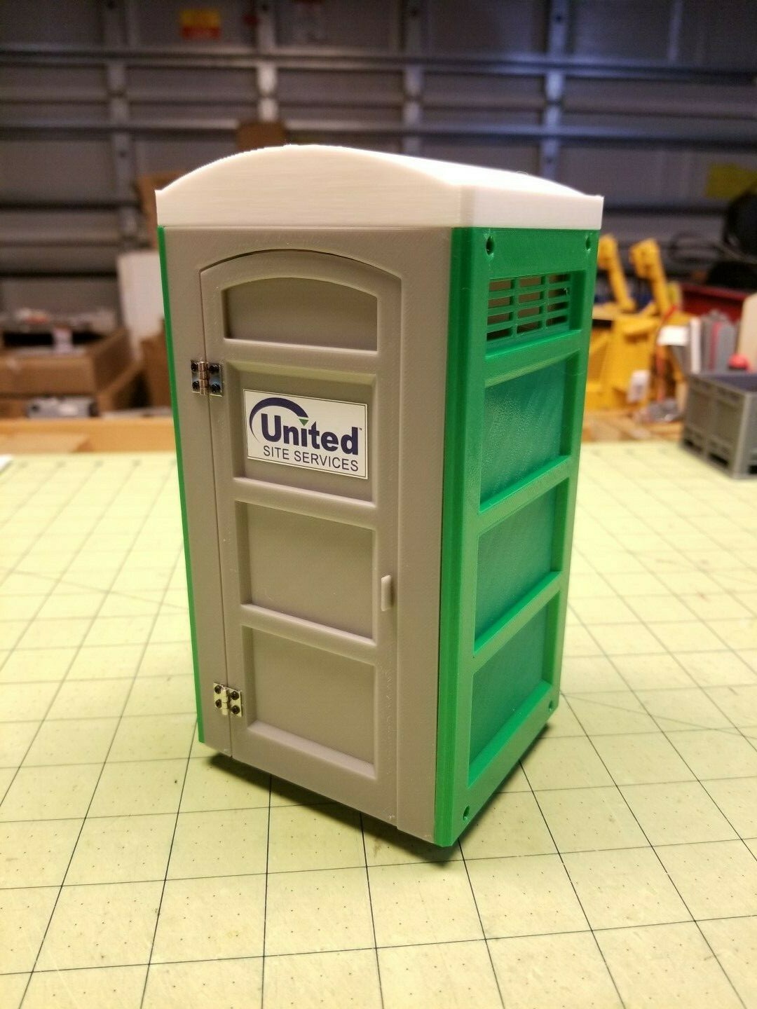 New Miniature Portable "Porta-Potty" Toilet for 1/10 Scale Construction Sites