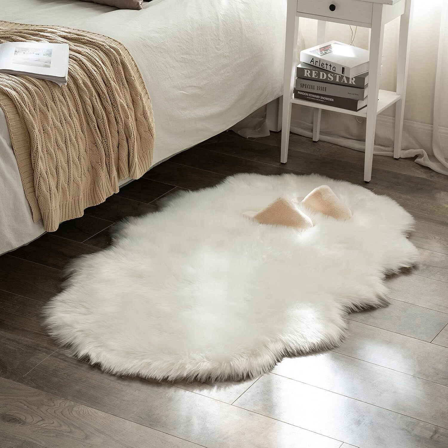 Luxury Soft Fluffy Area Rugs , Faux Fur Sheepskin Rugs Decorative Shag Rugs