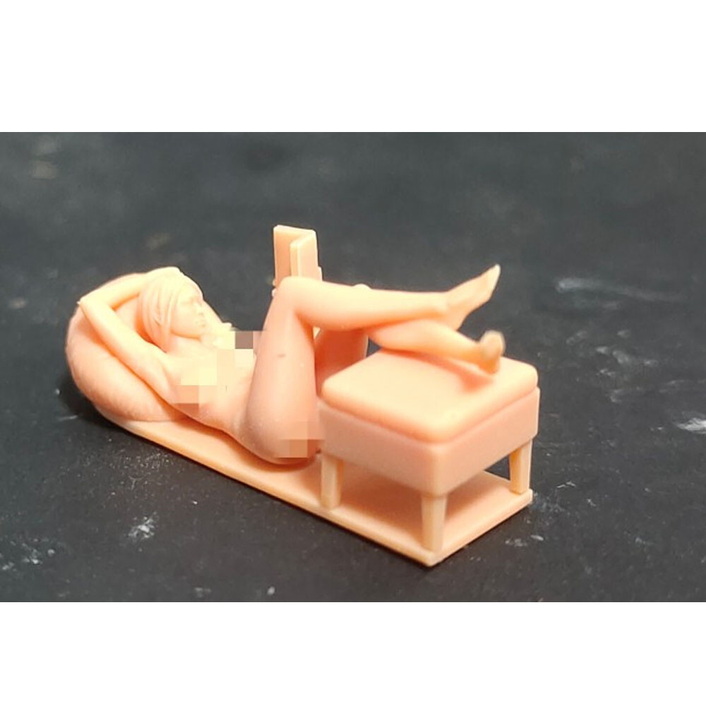 Unpainted 1/87 Miniature Sexy Girl Figure Car Mini Sand Scenery Layout Diorama